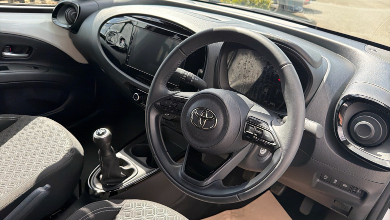 Toyota Aygo X 1.0 VVT-i Edge 5dr Petrol Hatchback